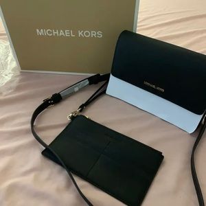 Michael kors crossbody with detachable wristlet new